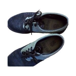 VANS Harry Potter sneakers black & gray color excellent pre loved condition.